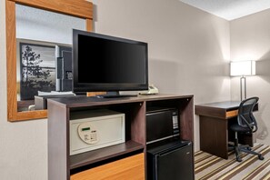 Room, 1 Queen Bed, Non Smoking | In-room safe, desk, iron/ironing board, free cots/infant beds