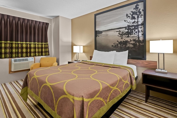 Room, 1 Queen Bed, Non Smoking | In-room safe, desk, iron/ironing board, free cots/infant beds