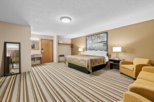 Studio Suite, 1 King Bed, Non Smoking | In-room safe, desk, iron/ironing board, free cribs/infant beds
