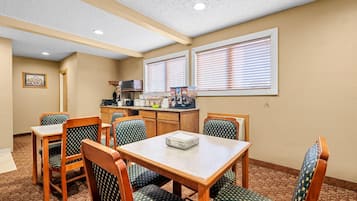 Free daily continental breakfast