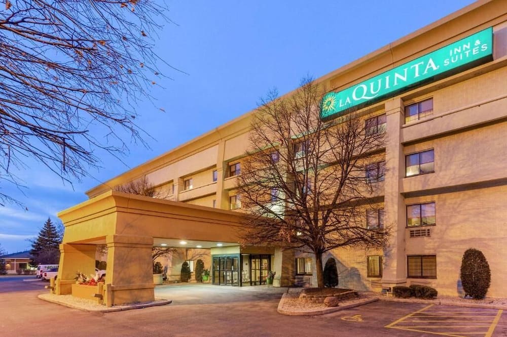 luxury hotels in Matteson
