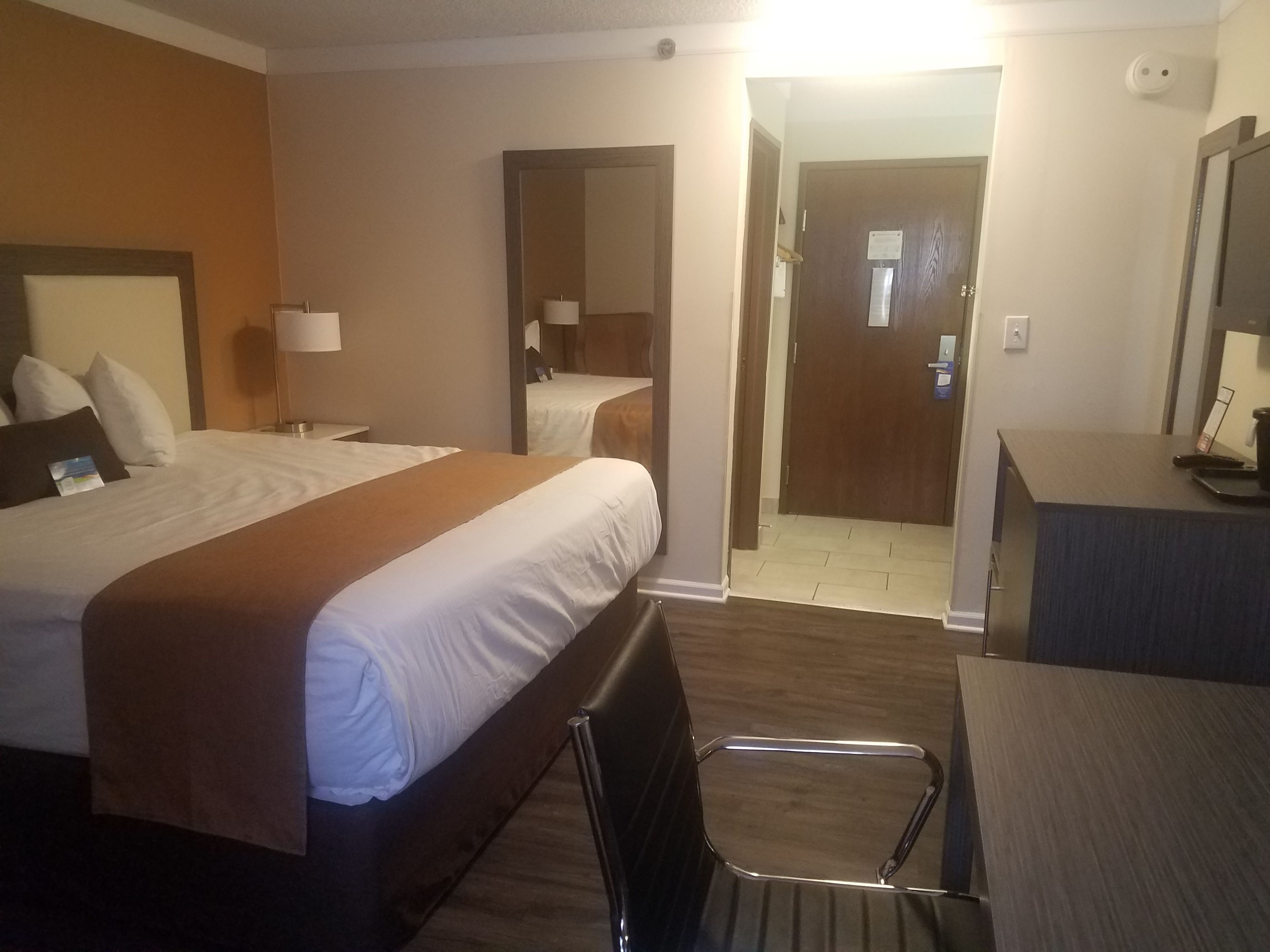 room, 1 king bed, non smoking (pets welcome) | desk, iron/ironing board, free cots/infant beds, rollaway beds