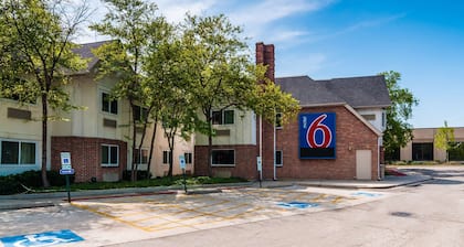 Motel 6 Arlington Heights, IL - Chicago North Central