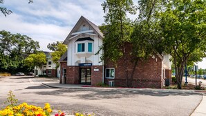 숙박 시설 정면