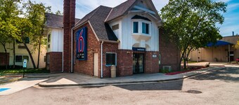 Motel 6 Arlington Heights, IL - Chicago North Central