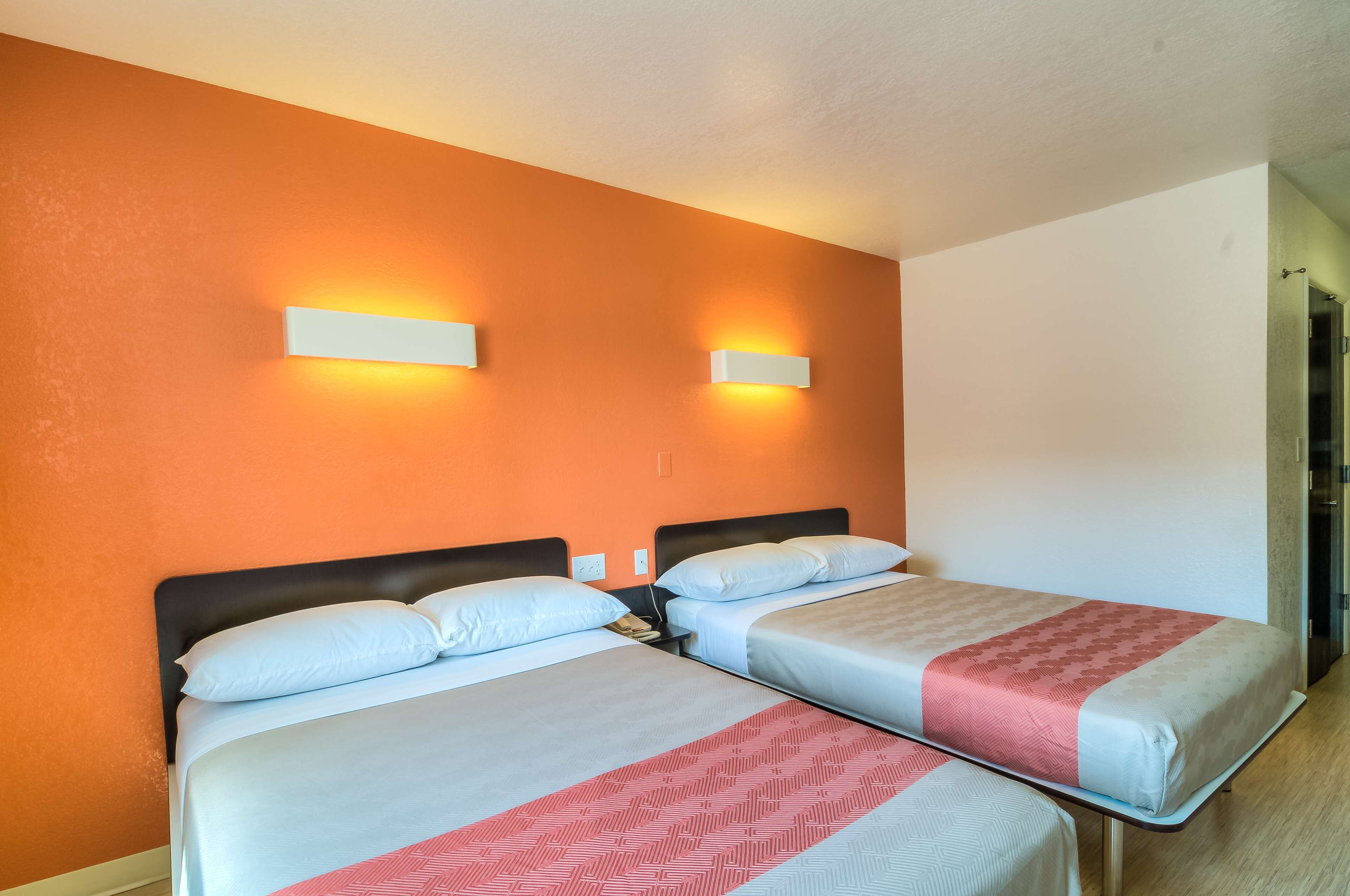 免费 WiFi、床单