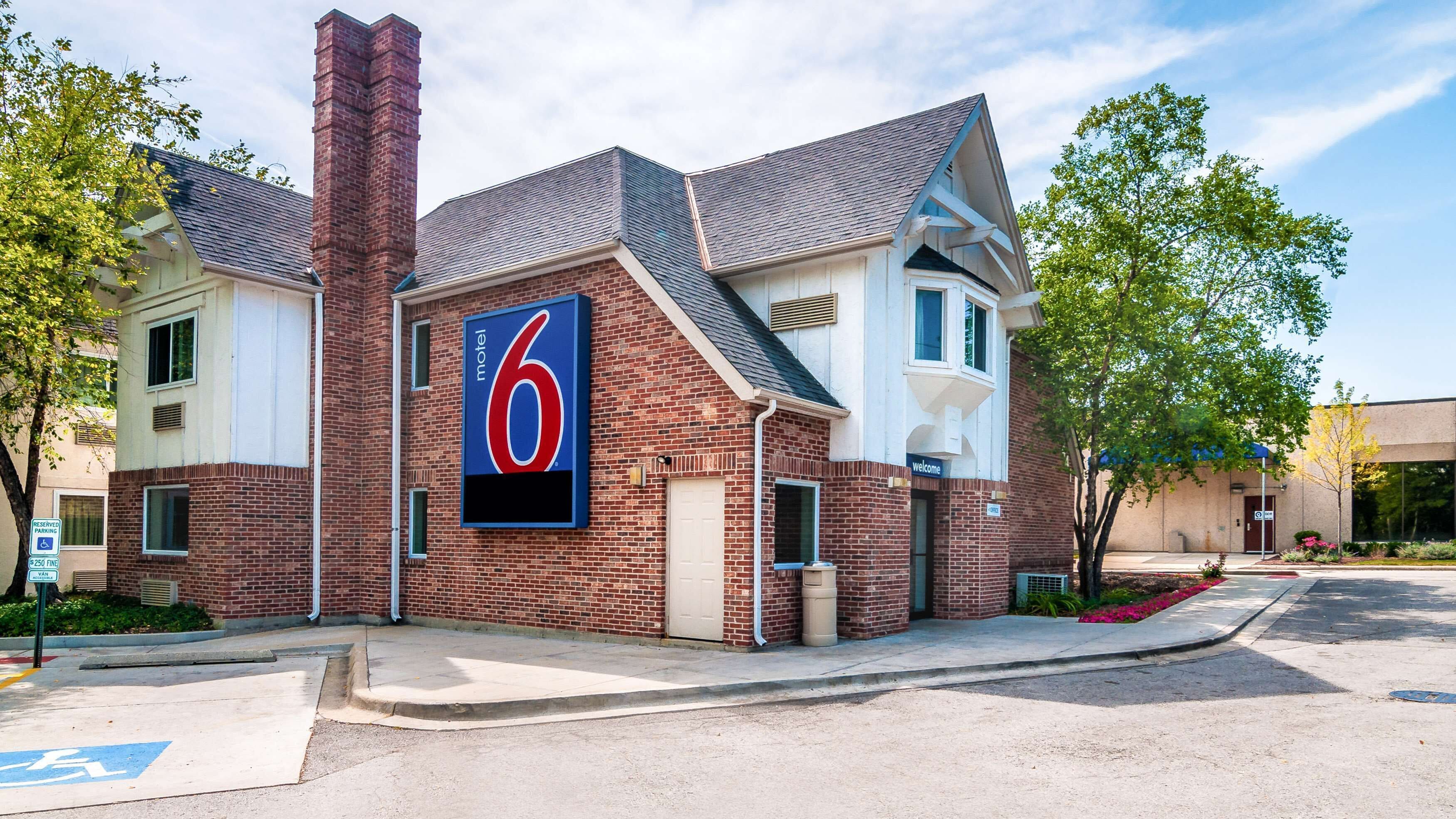 Photo - Motel 6-Arlington Heights, IL - Chicago North Central