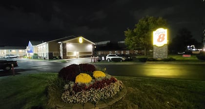 Super 8 by Wyndham Sterling Heights/Detroit Area