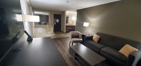 Suite, 1 Bedroom, Non Smoking (1 King Bed) | Living area | 37-inch TV with cable channels - Super 8 by Wyndham Sterling Heights/Detroit Area (Sterling Heights)