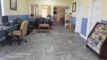 Lobby lounge