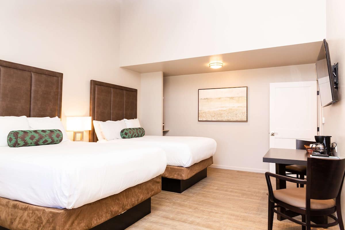 Deluxe Room, 2 Queen Beds