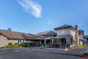 Exterior - Best Western Silicon Valley Inn (Sunnyvale)