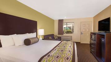 Een kluis op de kamer, een strijkplank/strijkijzer, gratis babybedden