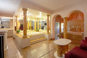 Romantic Suite, 1 King Bed, Non Smoking, Hot Tub | Down duvets, desk, free WiFi, bed sheets