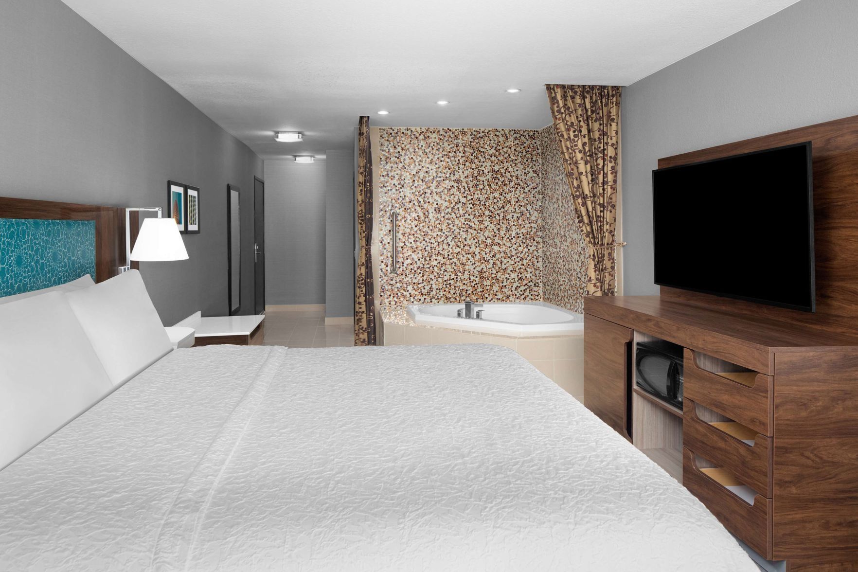 Ropa de cama de alta calidad, escritorio y cortinas blackout 