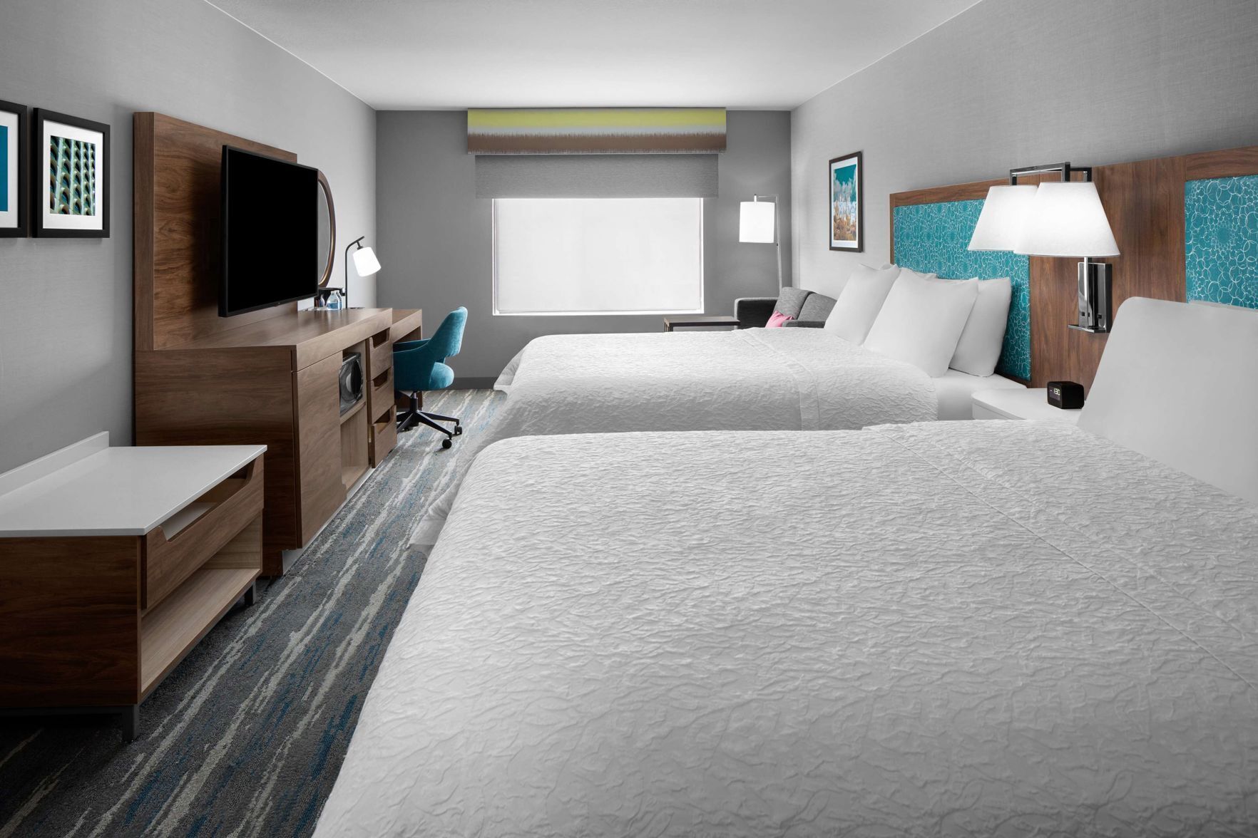 Ropa de cama de alta calidad, escritorio y cortinas blackout 