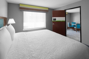 Family Room | Premium bedding, desk, blackout curtains, iron/ironing board - Hampton Inn Phoenix-Biltmore (Phoenix)