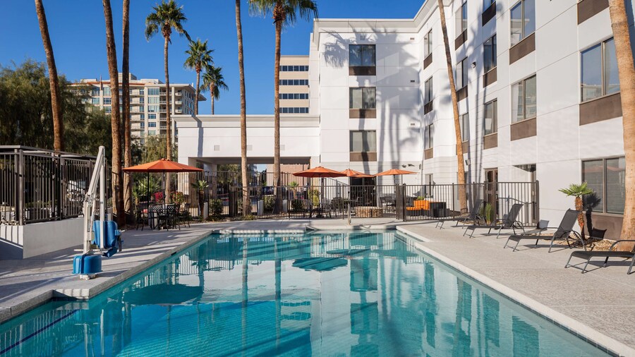 Hampton Inn Phoenix-Biltmore