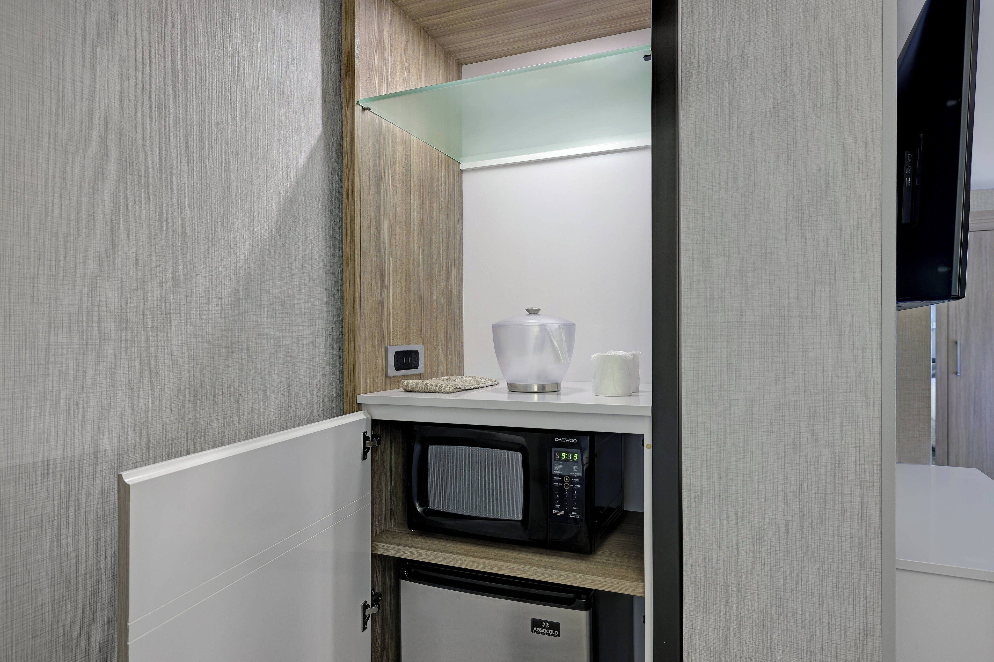 desk, iron/ironing board, cots/infant beds, free wifi