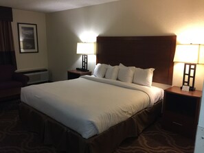 Standard Room, 1 King Bed | 1 bedroom, in-room safe, iron/ironing board, free WiFi
