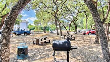 Grill-/Picknickplatz