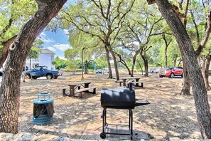 Grill-/Picknickplatz