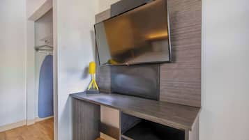 Bureau, espace de travail pour ordinateur portable, Wi-Fi gratuit