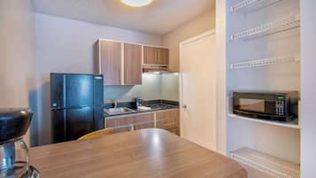 Bureau, espace de travail pour ordinateur portable, Wi-Fi gratuit