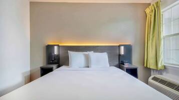 Bureau, espace de travail pour ordinateur portable, Wi-Fi gratuit