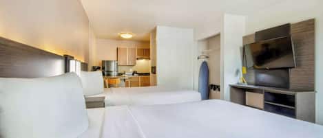 Työpöytä, kannettavalle tietokoneelle sopiva työtila, ilmainen Wi-Fi