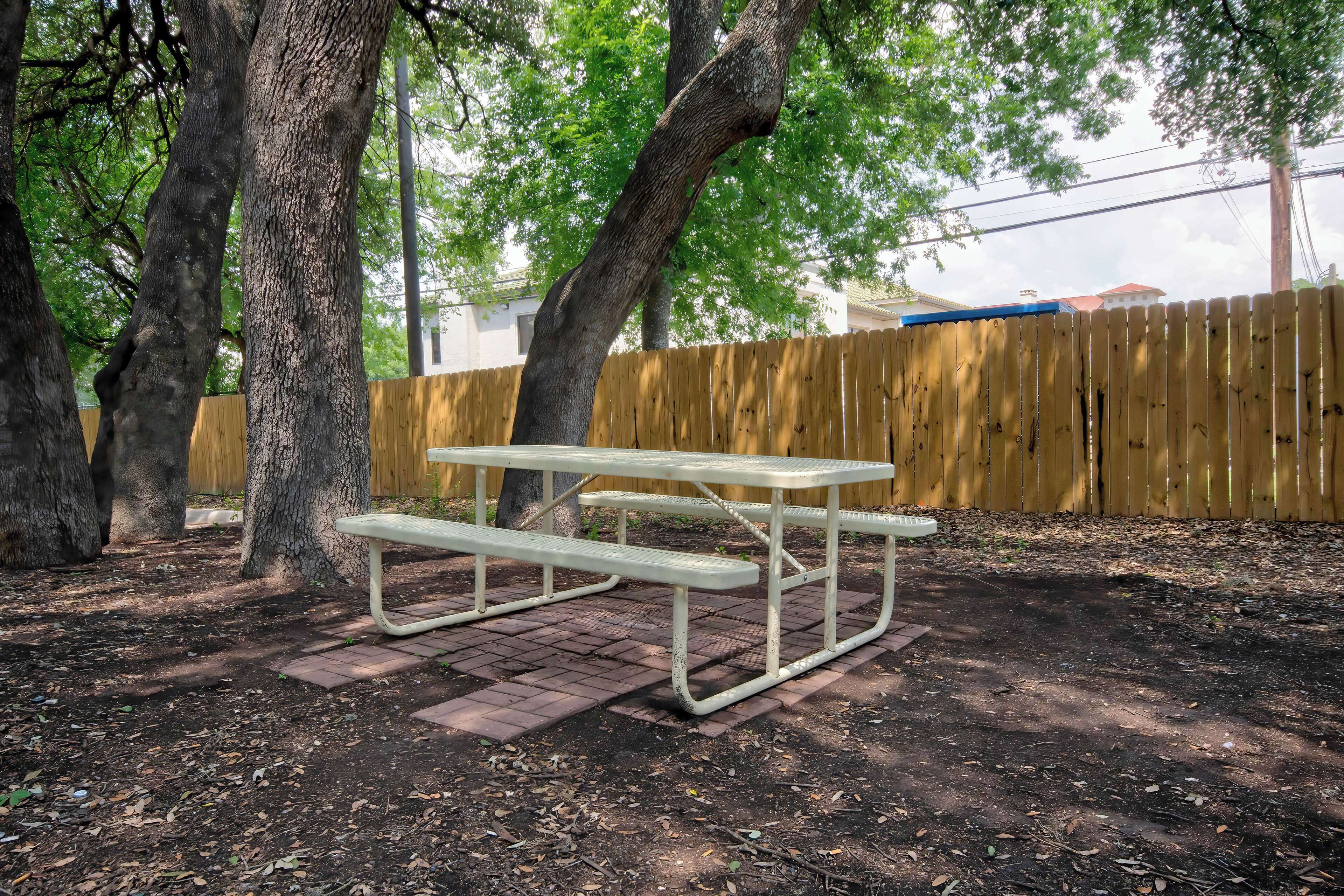 Aire de pique-nique/barbecue