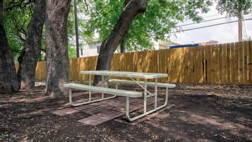 Aire de pique-nique/barbecue