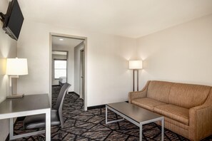 Suite estudio, 1 cama King size, para no fumadores | Escritorio, tabla de planchar con plancha, cunas y camas extra
