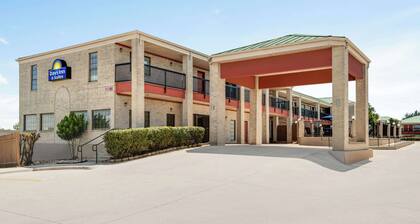 Days Inn by Wyndham San Antonio Near Fiesta Park
