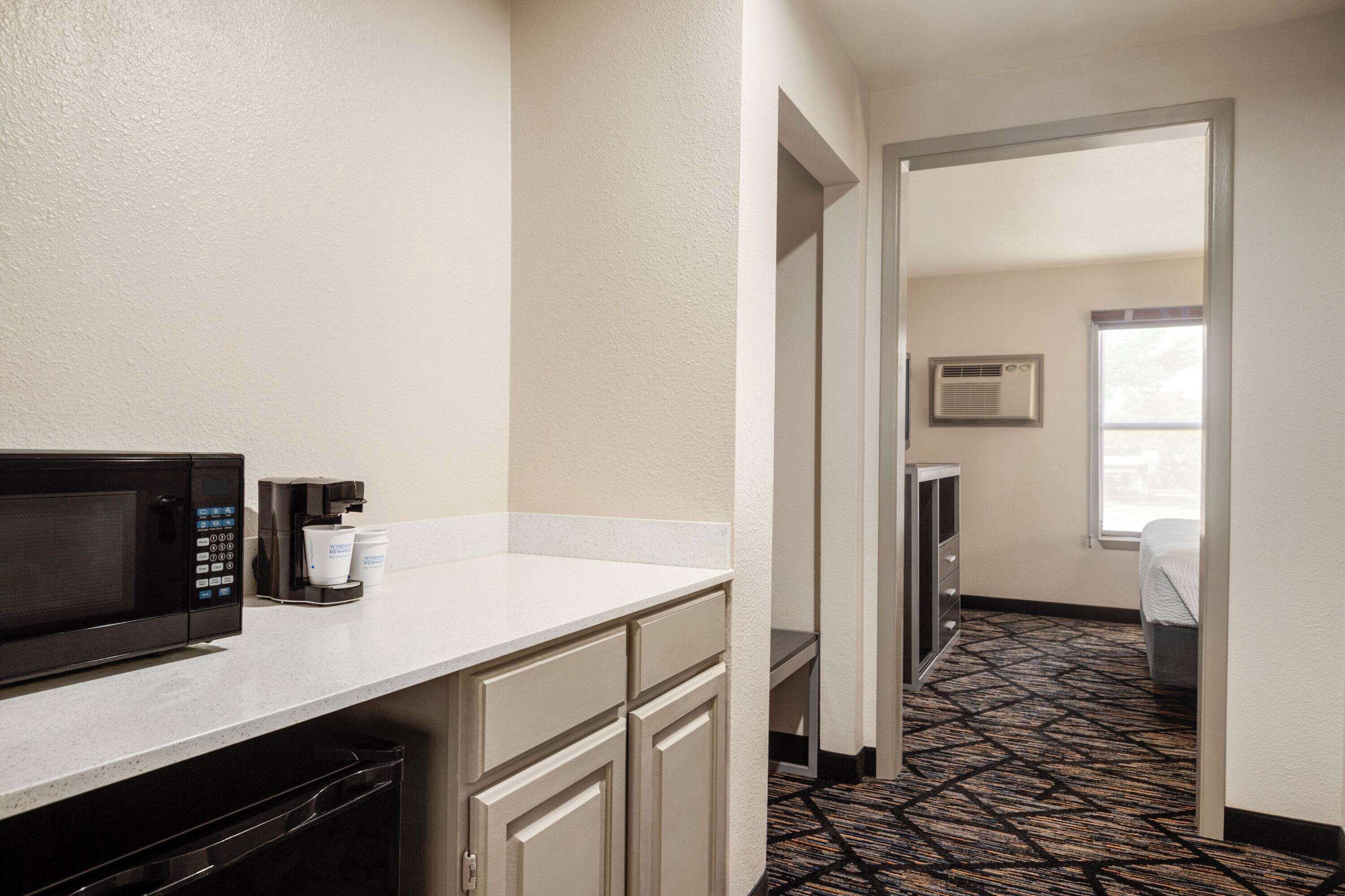 Foto - Days Inn by Wyndham San Antonio Near Fiesta Park