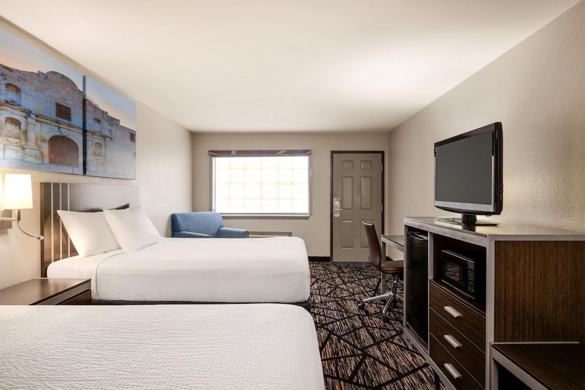 Standard Room, 2 Queen Beds, Smoking