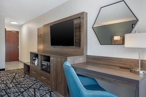 Habitación estándar, 1 cama King size, para no fumadores, refrigerador y microondas (with Sofabed) | Escritorio, cortinas blackout y insonorización