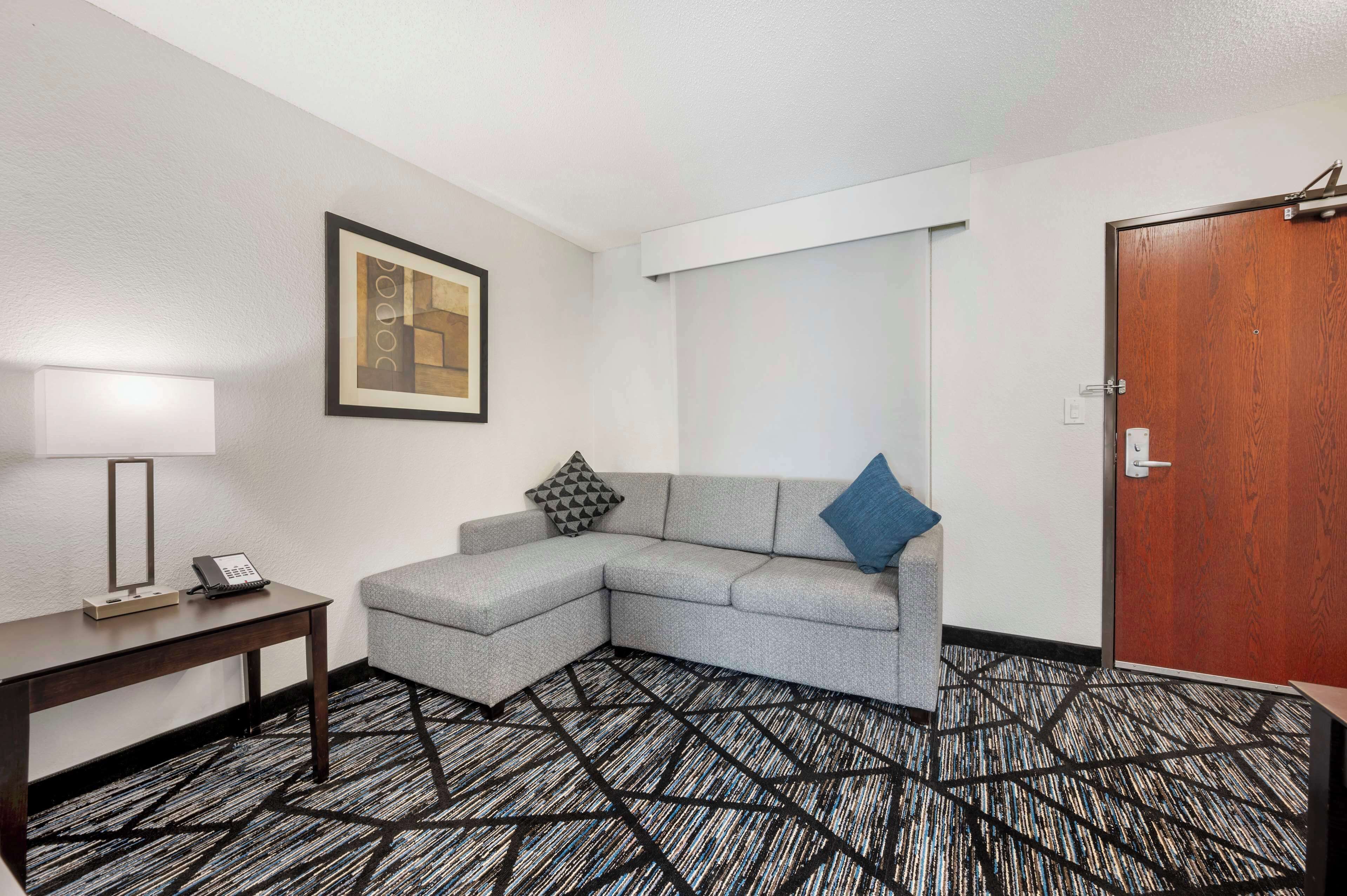 suite, 1 queen bed, non smoking, refrigerator & microwave (with sofabed) | 1 bedroom, desk, blackout curtains, soundproofing