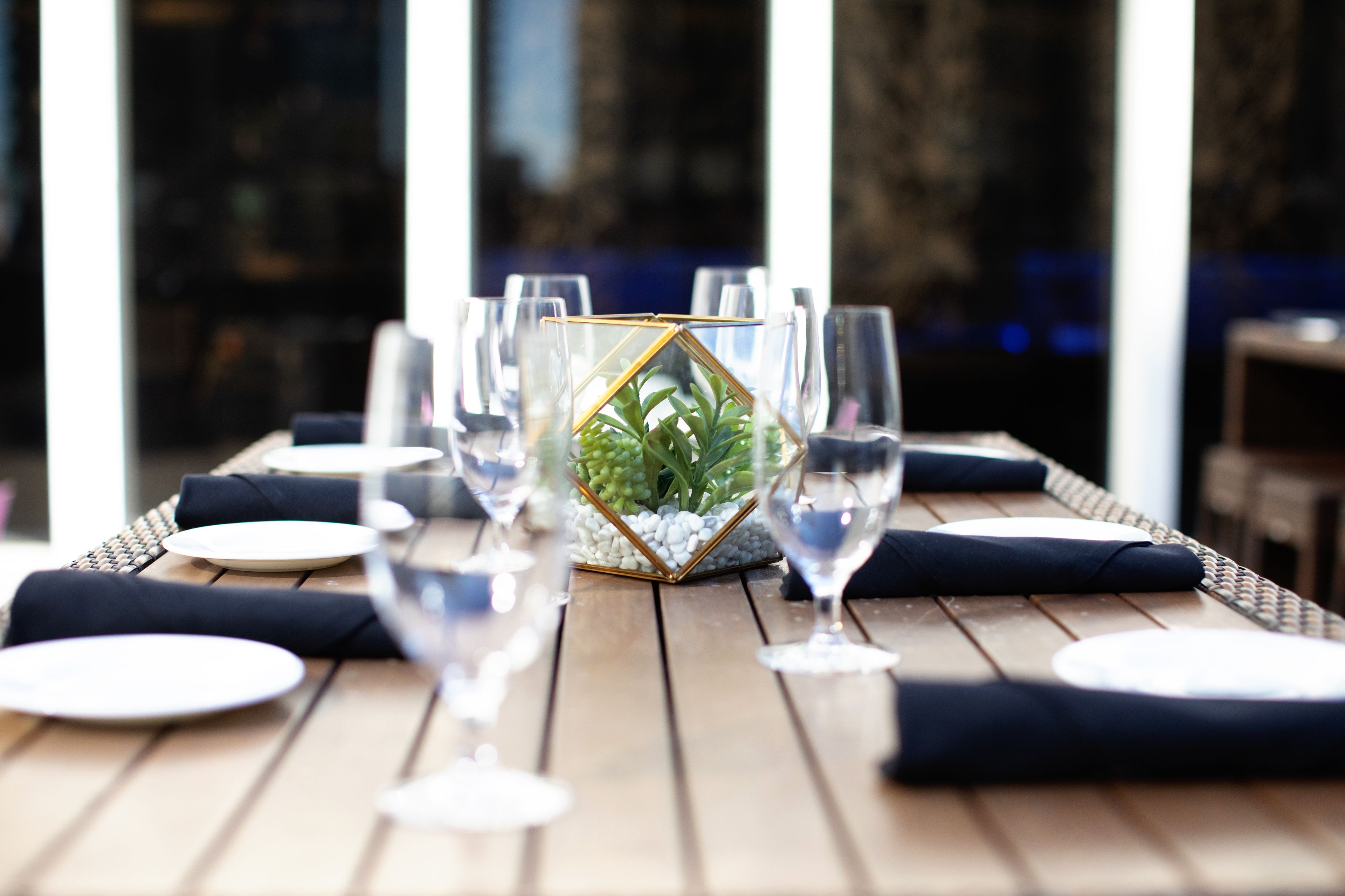 Frokost, lunsj og middag serveres, amerikanske retter, uteservering 