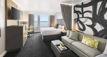Hilton Motif Seattle