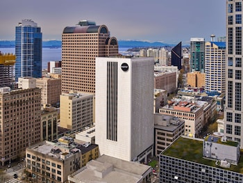 Exterior at Hilton Motif Seattle