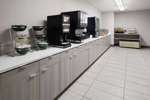 Desayuno continental gratuito y diario