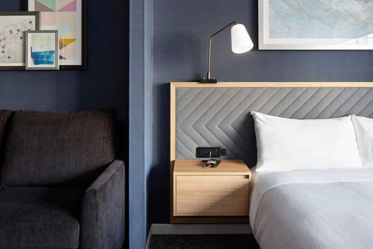 1 bedroom, premium bedding, in-room safe, desk