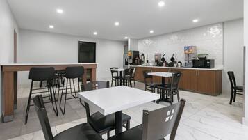 Free daily continental breakfast