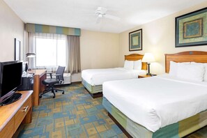Premium bedding, desk, iron/ironing board, free WiFi - La Quinta Inn & Suites by Wyndham El Paso East (El Paso)