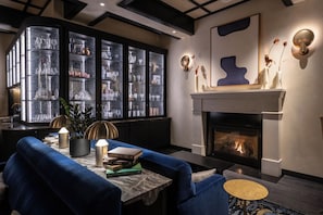 Bar lounge