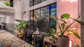 Àrea amb seients del vestíbul