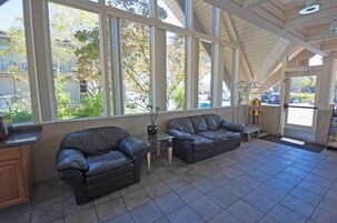 Sala de estar en el lobby