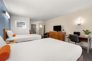 Two Queens Deluxe Room | Escritorio, cortinas opacas, sistema de insonorización y wifi gratis