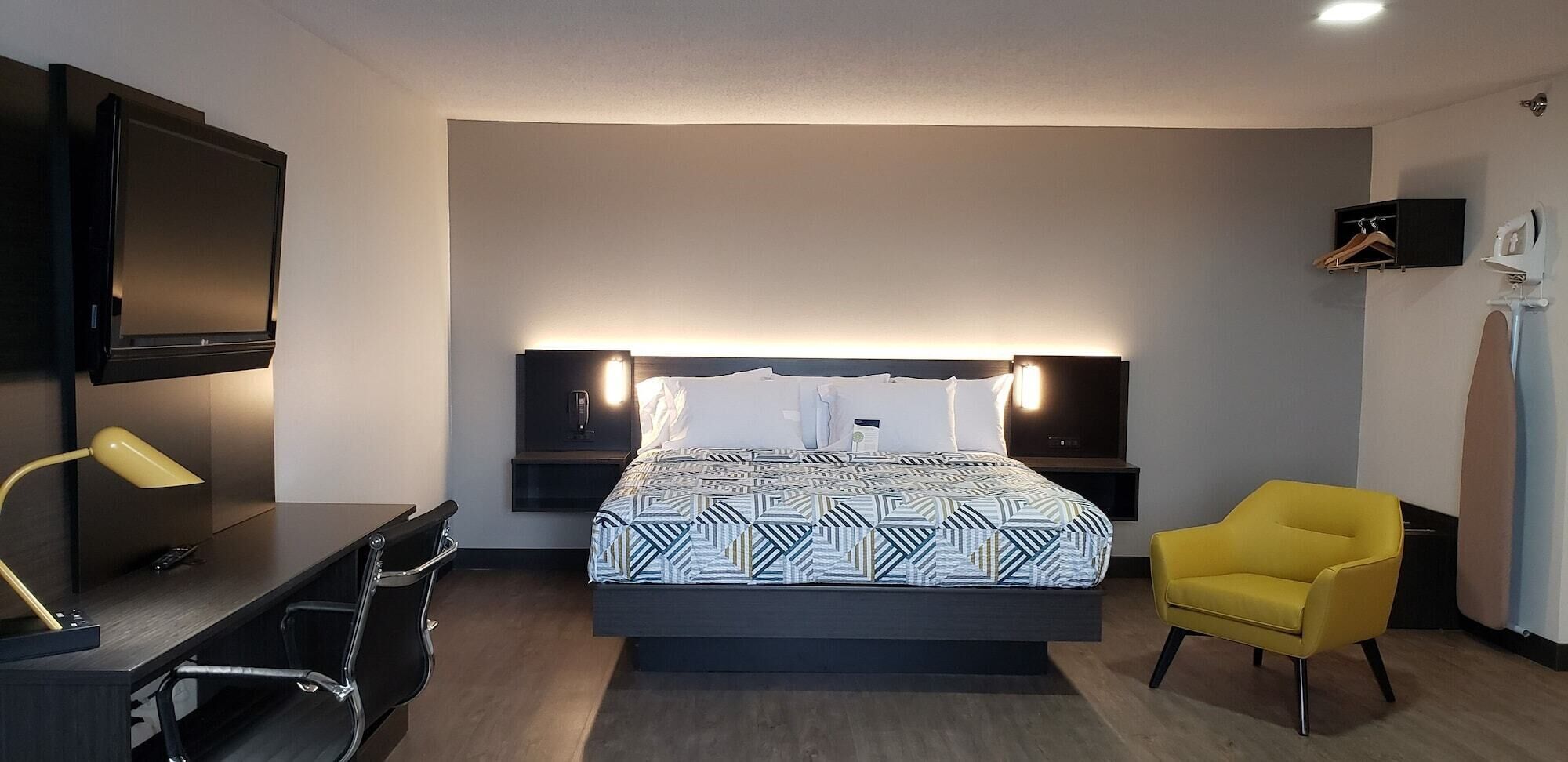 Desk, iron/ironing board, free WiFi, bed sheets